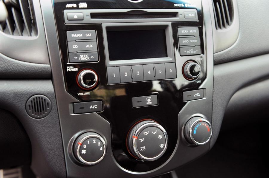  Kia Forte Koup 2009 года  (фото 96 из 169)